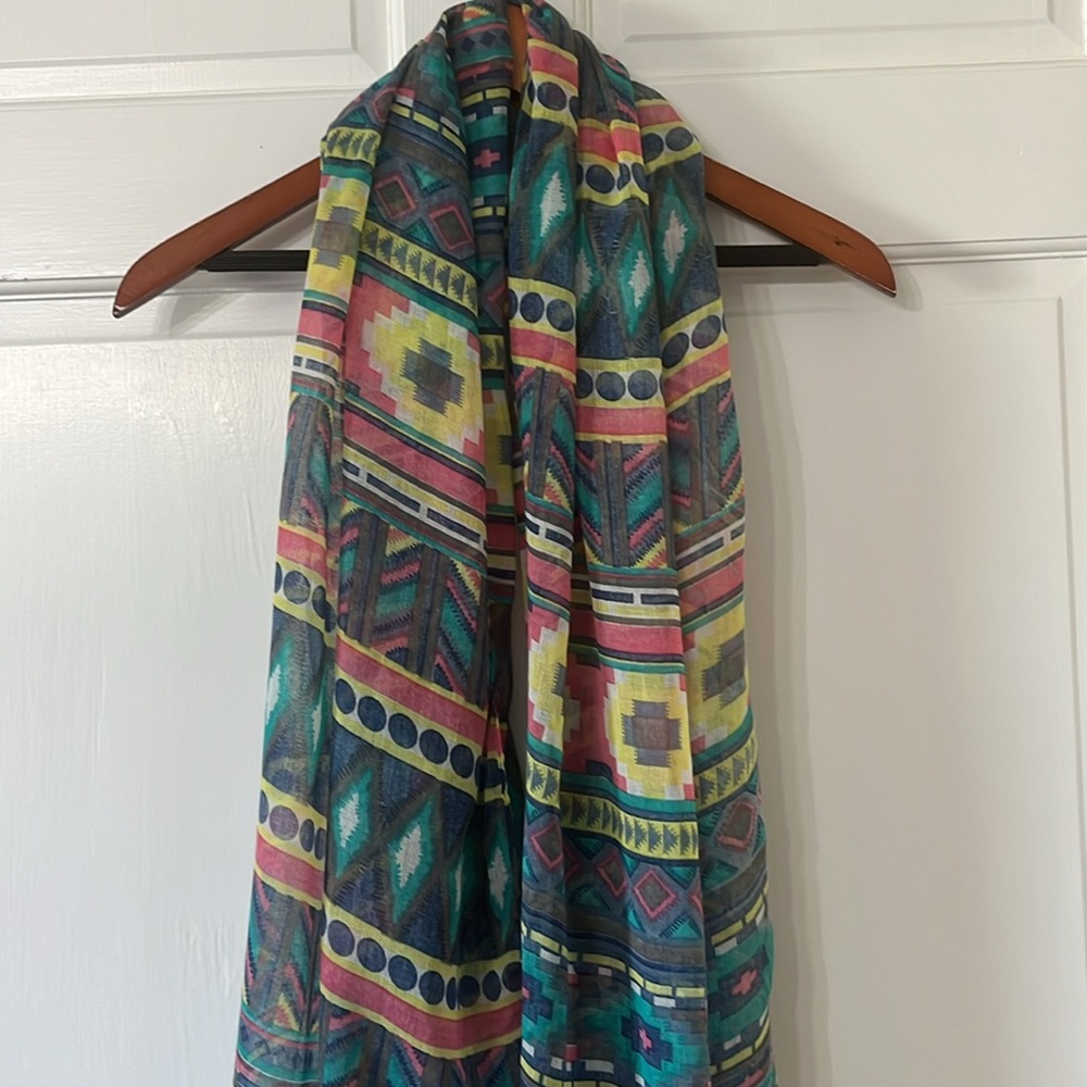 Women’s Lightweight Scarf